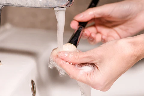 How to Clean Your Makeup Brushes Properly
